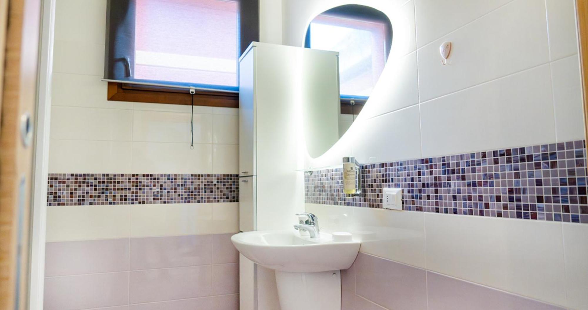 Oleandro Apartment - Featuring A Private Garden And Access To 5 Pools Desenzano del Garda Bagian luar foto