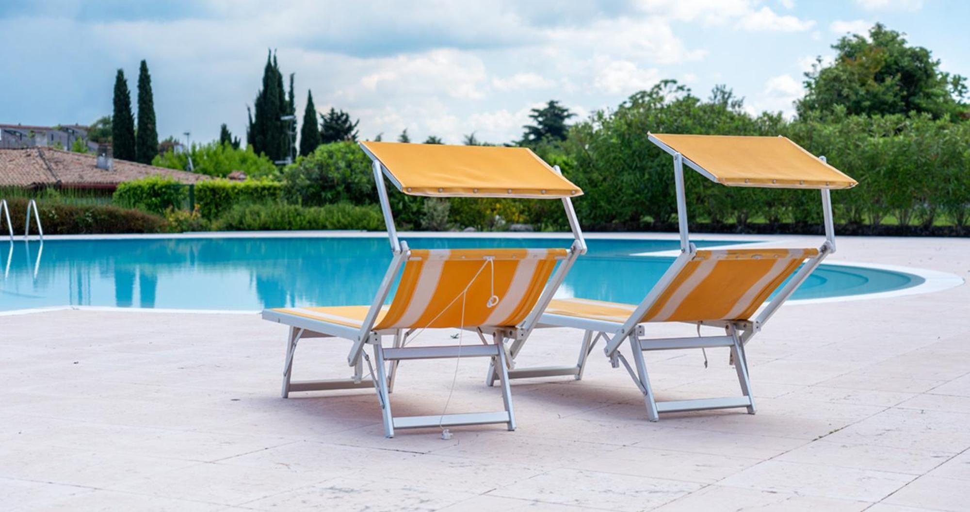 Oleandro Apartment - Featuring A Private Garden And Access To 5 Pools Desenzano del Garda Bagian luar foto
