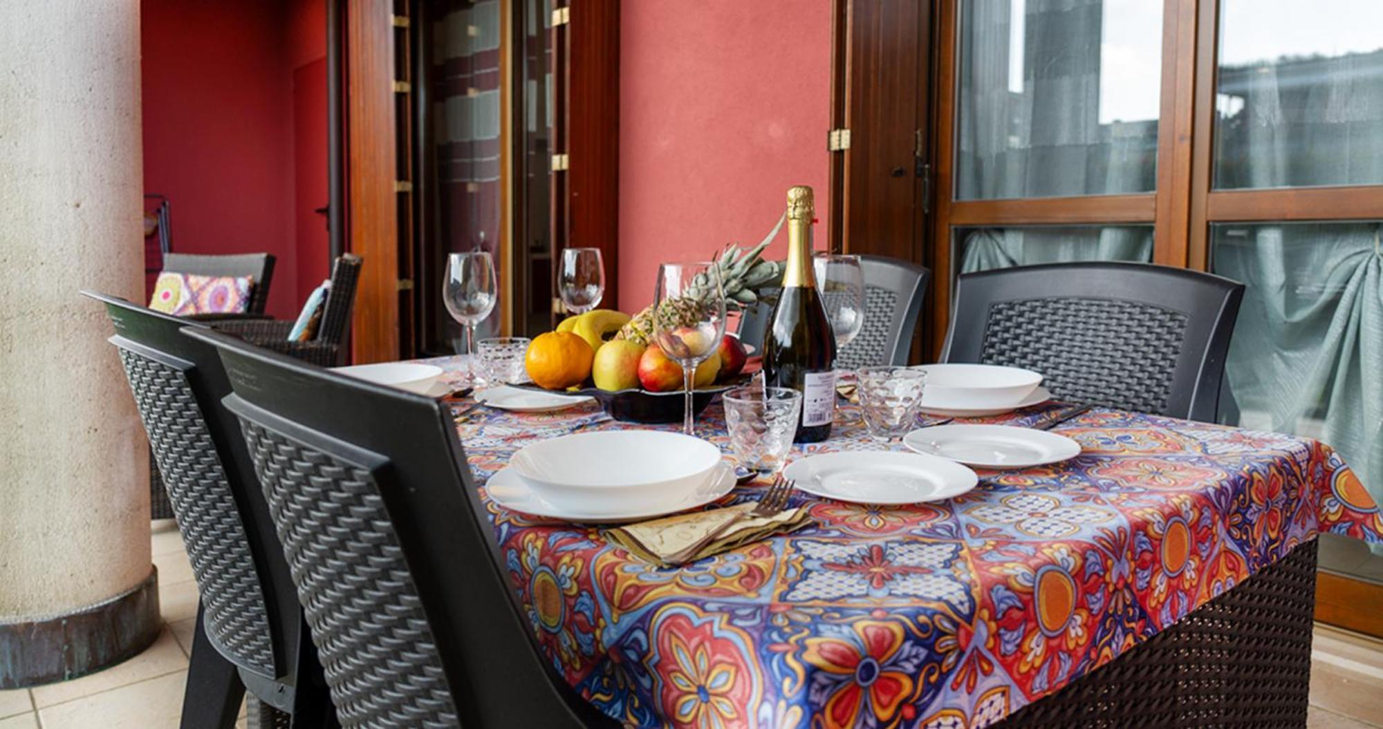 Oleandro Apartment - Featuring A Private Garden And Access To 5 Pools Desenzano del Garda Bagian luar foto